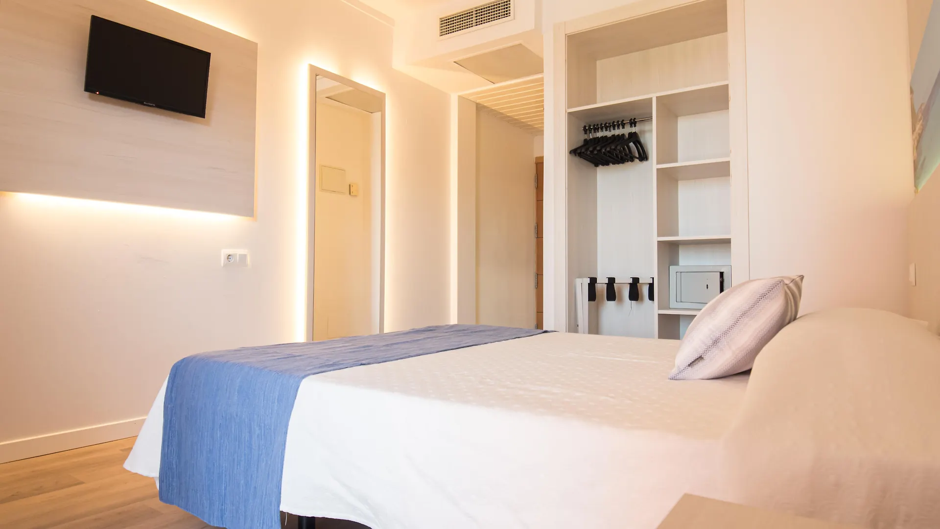 Seramar Hotel Luna Park Adults Only El Arenal  3*, El Arenal (Mallorca) Spain
